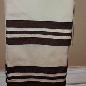 MATOUK QUEEN PILLOWCASES NOCTURNE EGYPTIAN COTTON 20x33 IVORY CHOCOLATE BORDER